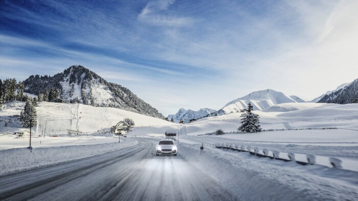 Download image (.jpg) winter road mountains