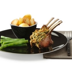 طبق لحم الضأن مع الصنوبر والأعشاب | Philips
